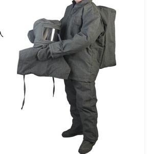 消防避火服可瞬间接触1000度火焰短时间穿..